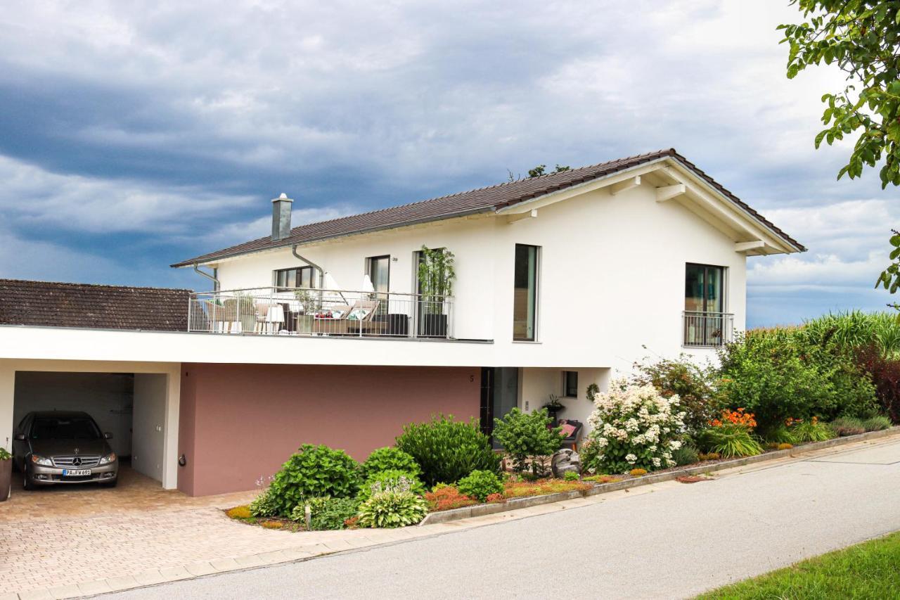 Moderne Ferienwohnung Naehe Bad Griesbach, Haarbach Esterno foto